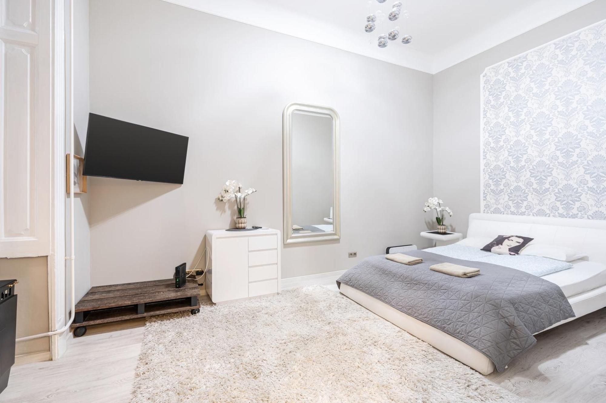 Sea Holly Apartment - With Perfect Location 2 Separate Bdrms Budapest Exterior photo