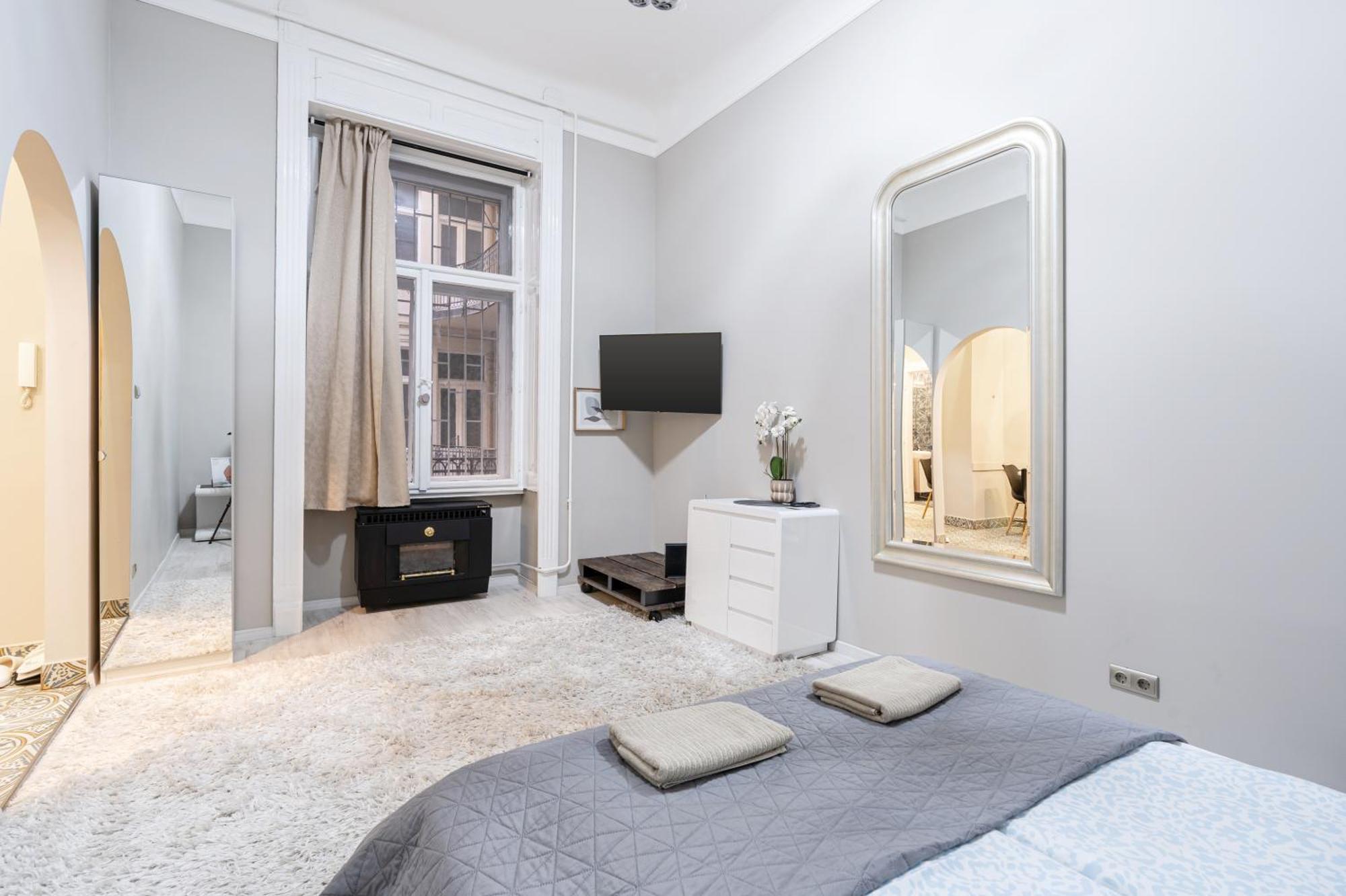 Sea Holly Apartment - With Perfect Location 2 Separate Bdrms Budapest Exterior photo