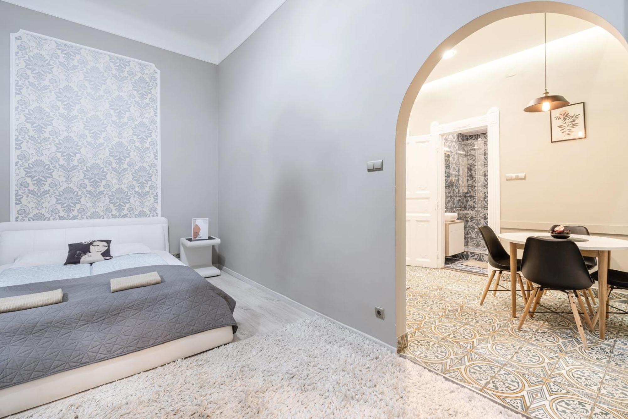 Sea Holly Apartment - With Perfect Location 2 Separate Bdrms Budapest Exterior photo