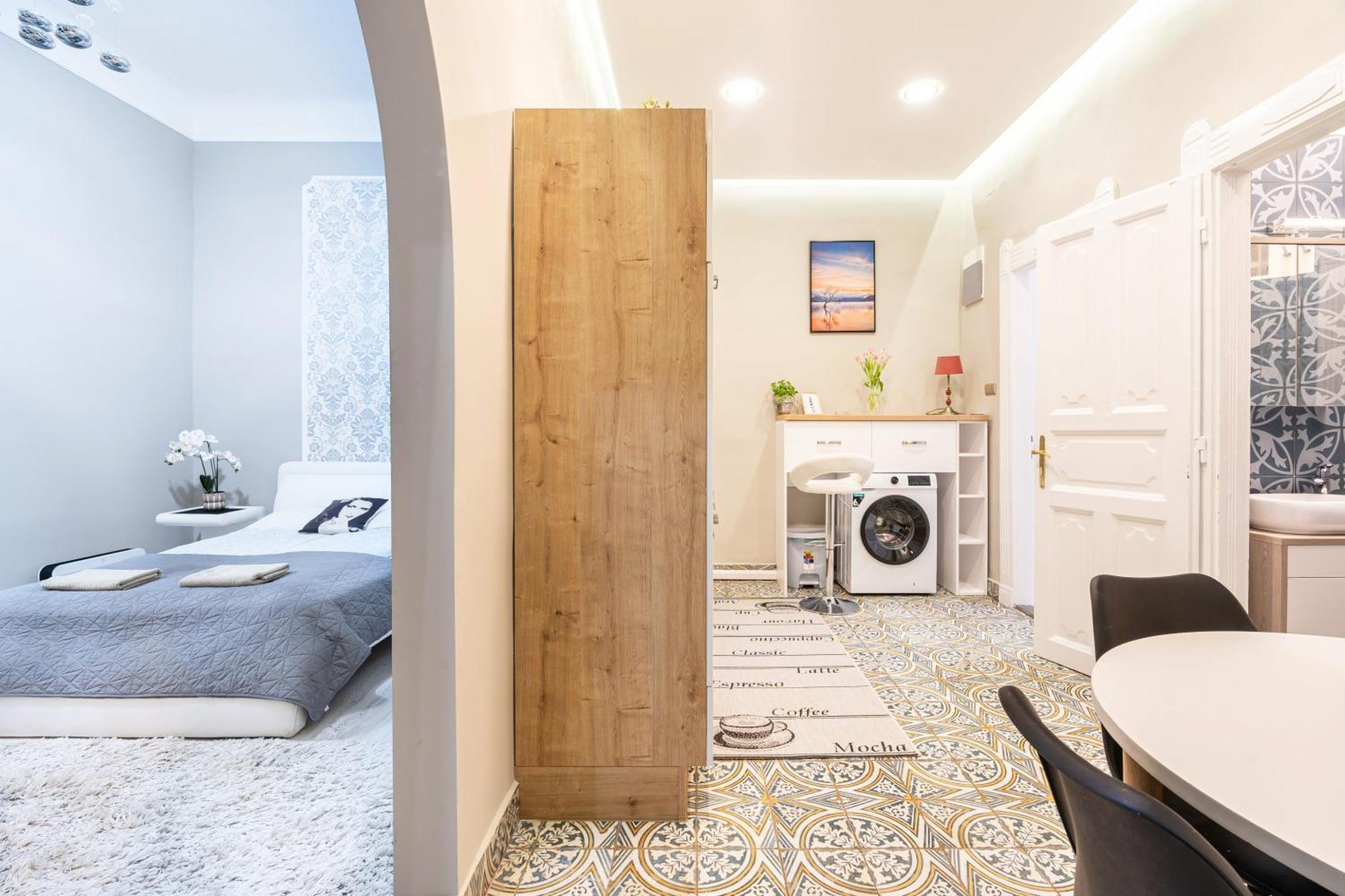 Sea Holly Apartment - With Perfect Location 2 Separate Bdrms Budapest Exterior photo