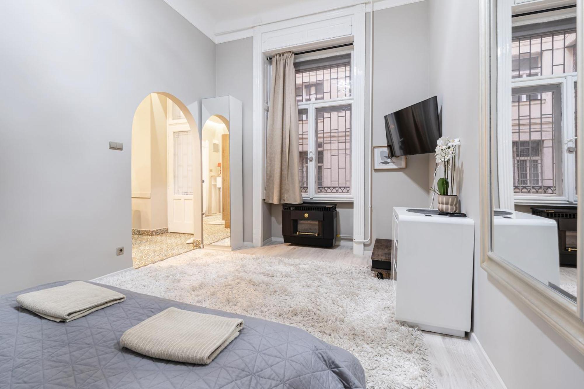 Sea Holly Apartment - With Perfect Location 2 Separate Bdrms Budapest Exterior photo